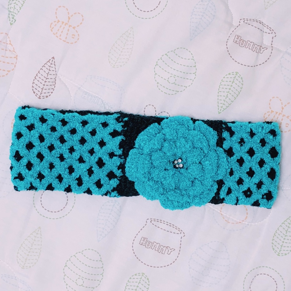 - - crochet headband in black and blue